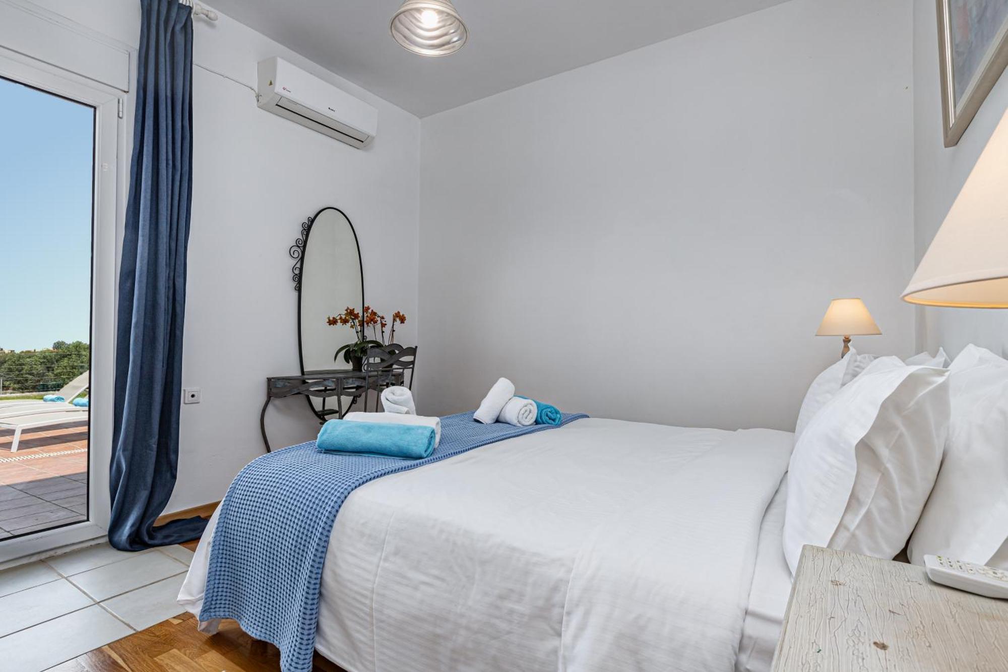 Dimitra Apartment With Private Pool And Sea View -The Ground Floor Of A Two Storey Building Daratsos Exterior foto