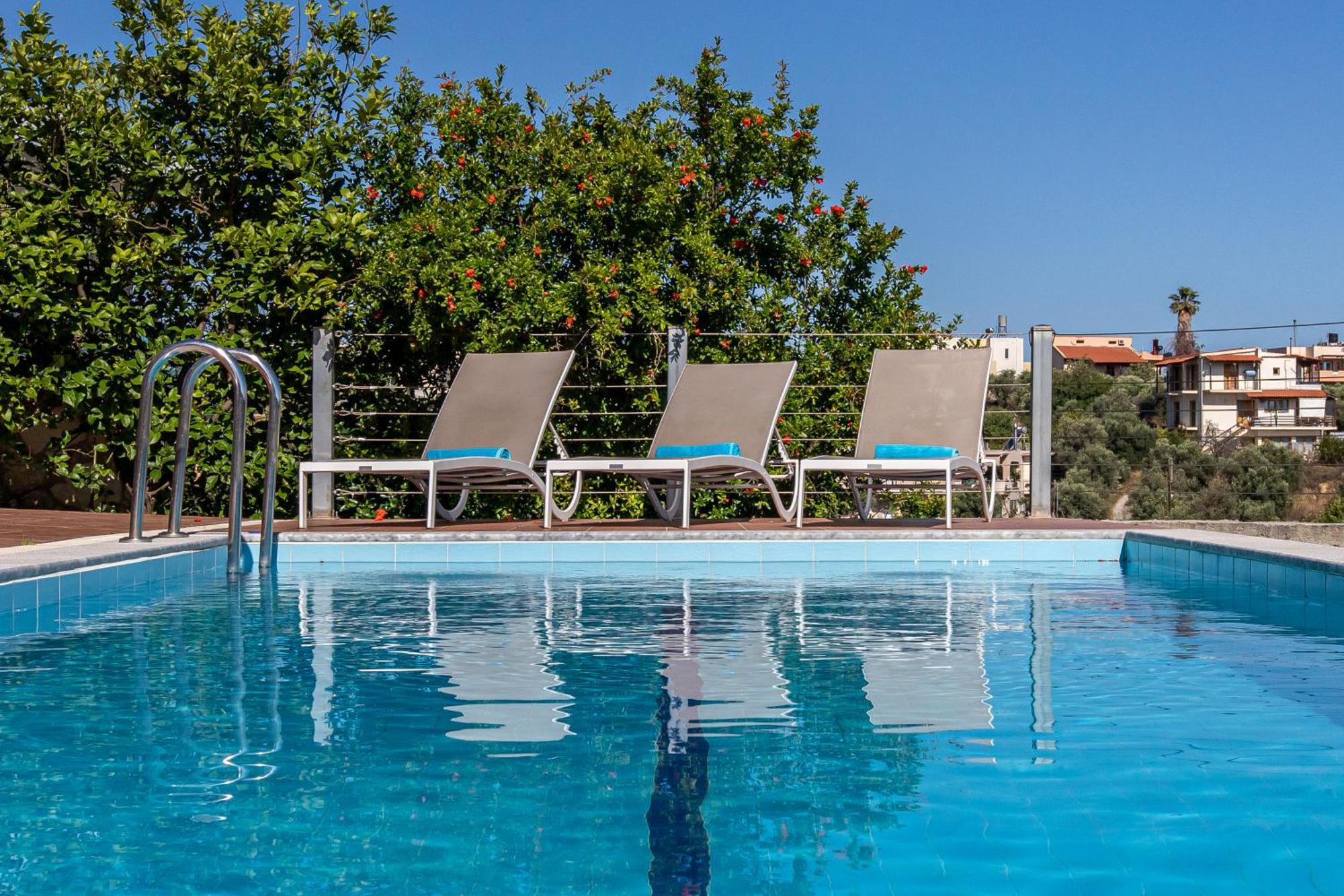 Dimitra Apartment With Private Pool And Sea View -The Ground Floor Of A Two Storey Building Daratsos Exterior foto